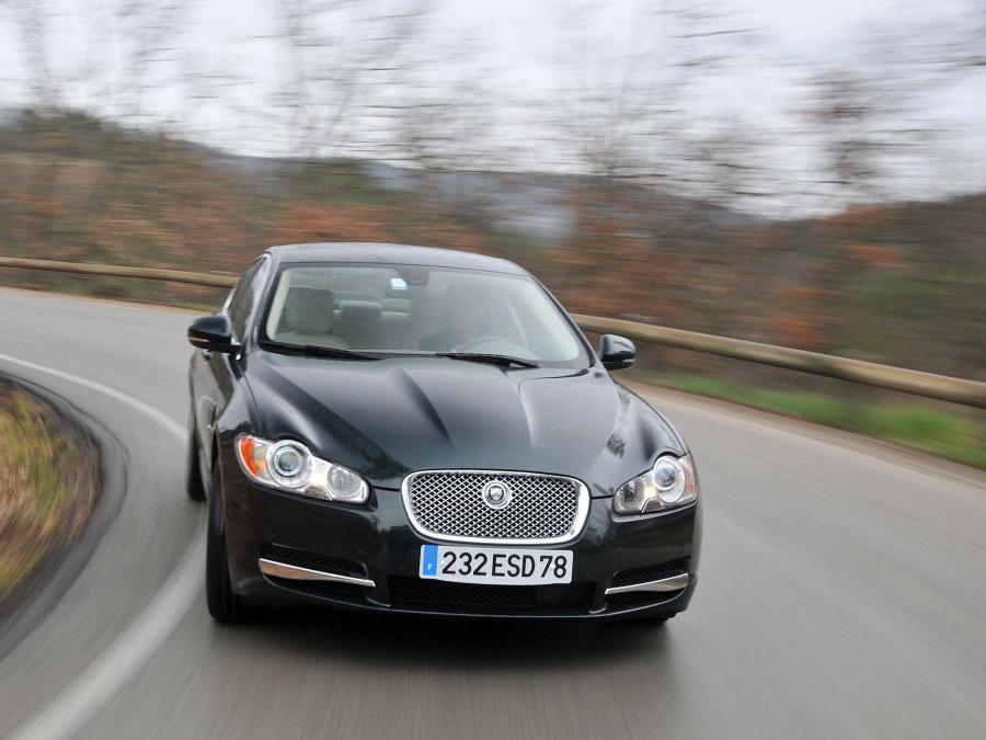  Jaguar XF Diesel S 2009 года  (фото 52 из 82)